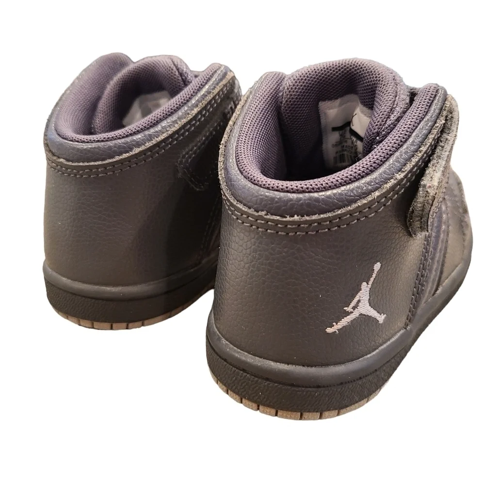 Nike Jordan Sneakers, Infant /Kids, Grey, Size 7C (Infant)